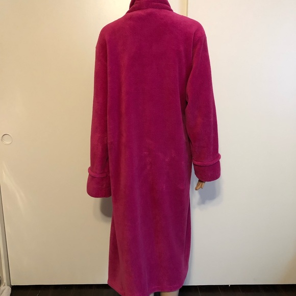 Luxury Robe - Picture 3 of 5